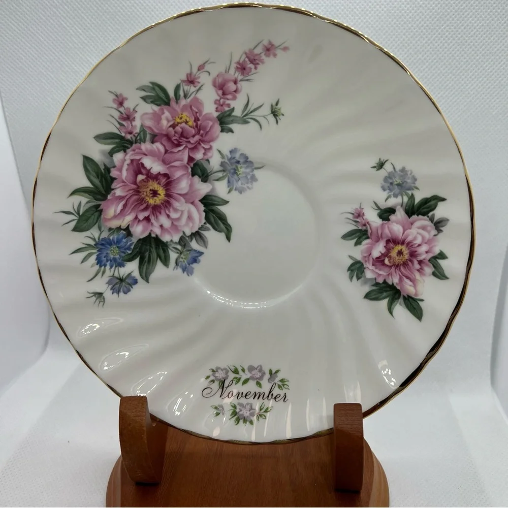 November Tea Cup Crown Victorian Fine Bone China Staffordshire England VTG
